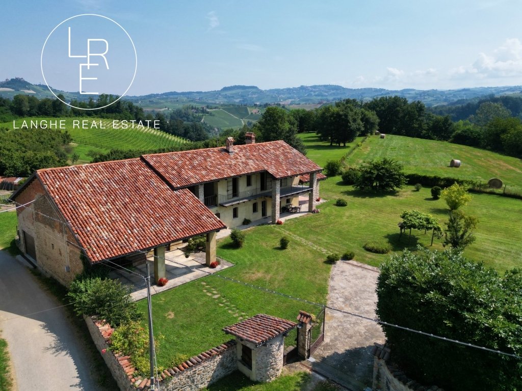 Stunning country house for sale in Dogliani